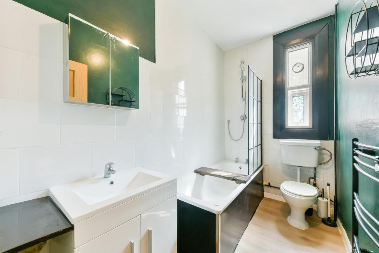 Cozy 1-Bed Apartment In Brixton Londra Exterior foto